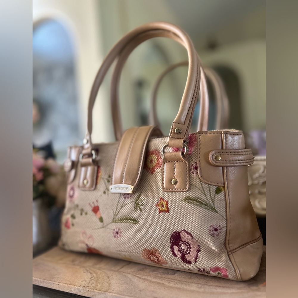 Liz Claiborne Cute Floral & Beige Trim Handbag Purse Satchel - Picture 4 of 15